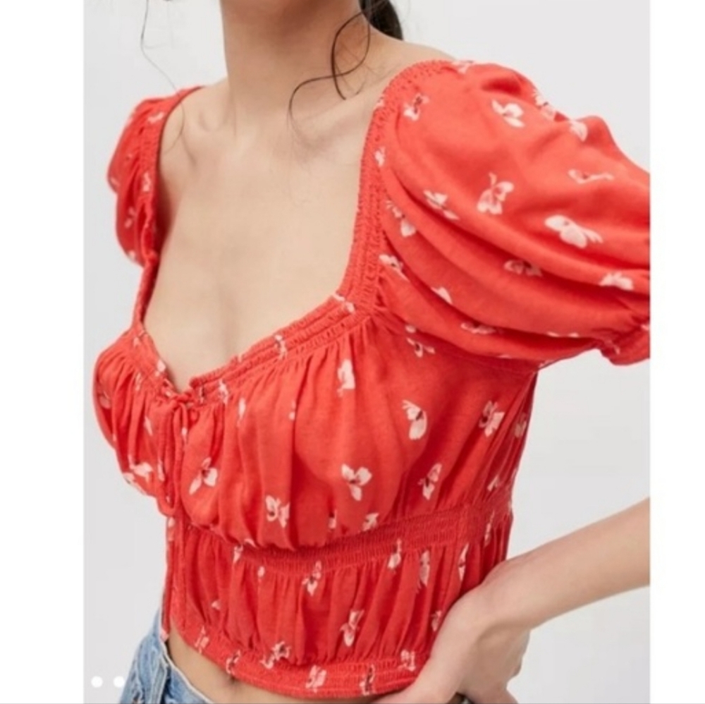 Urban Outfitters Kristy Puff Sleeve Shirred Butterfly Crop Top Size Small EUC